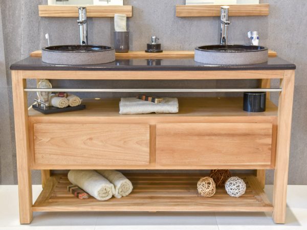 Suoh sur pied Suoh sur pied